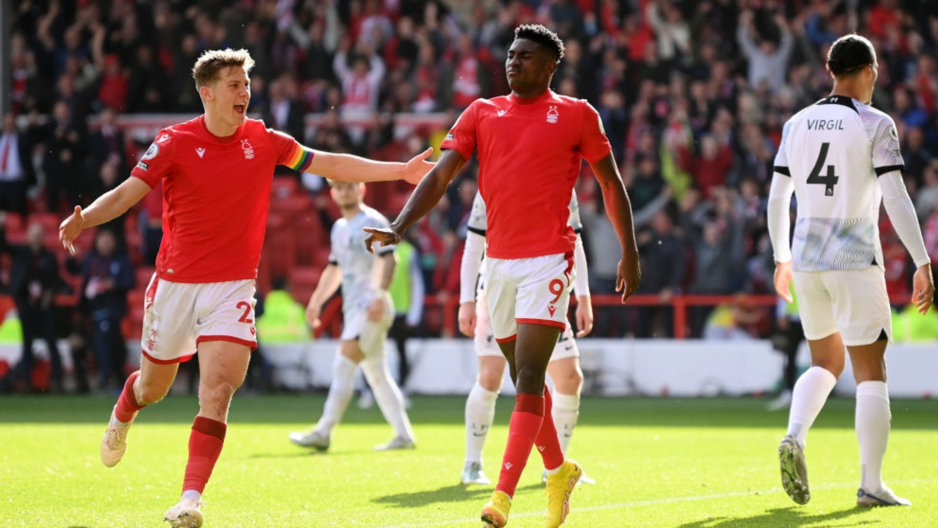 事中熠熠生 事中熠熠生